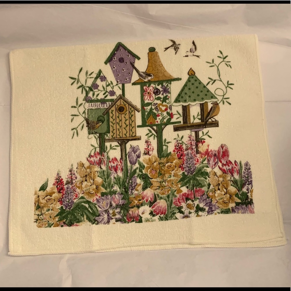 2 Colorful Towels NWOT Bird house Hand / Dish Towels